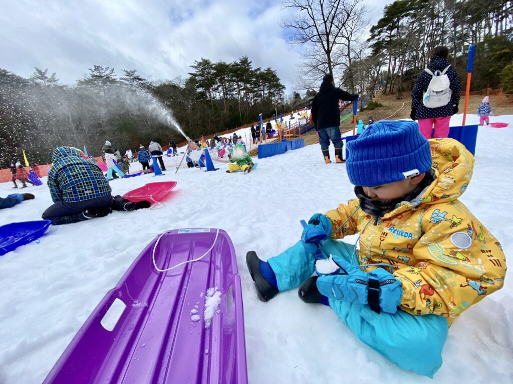 旭高原元気村の雪遊び