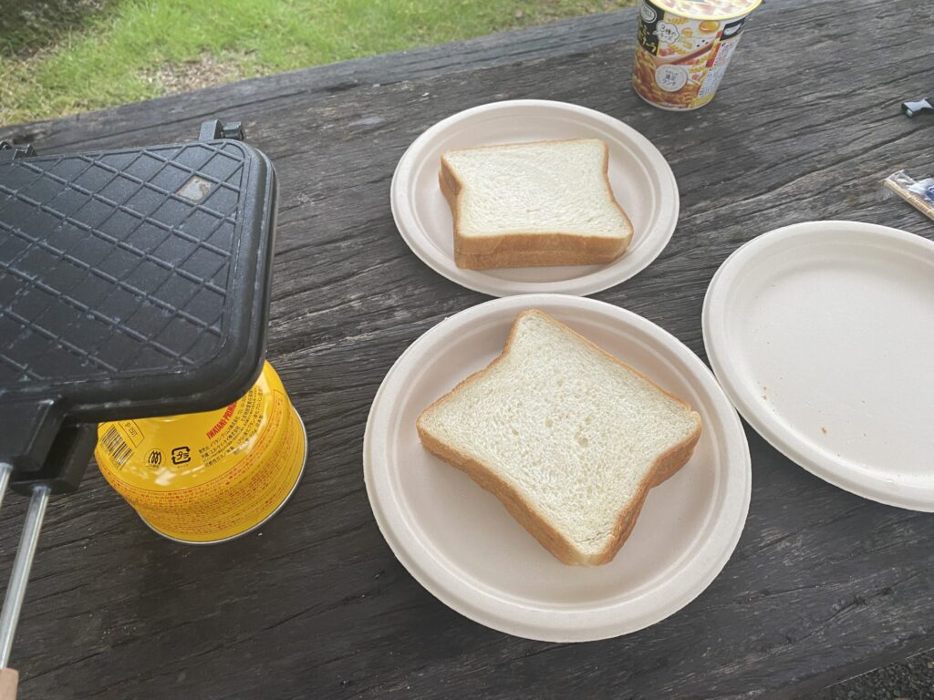 ホットサンドを作る様子