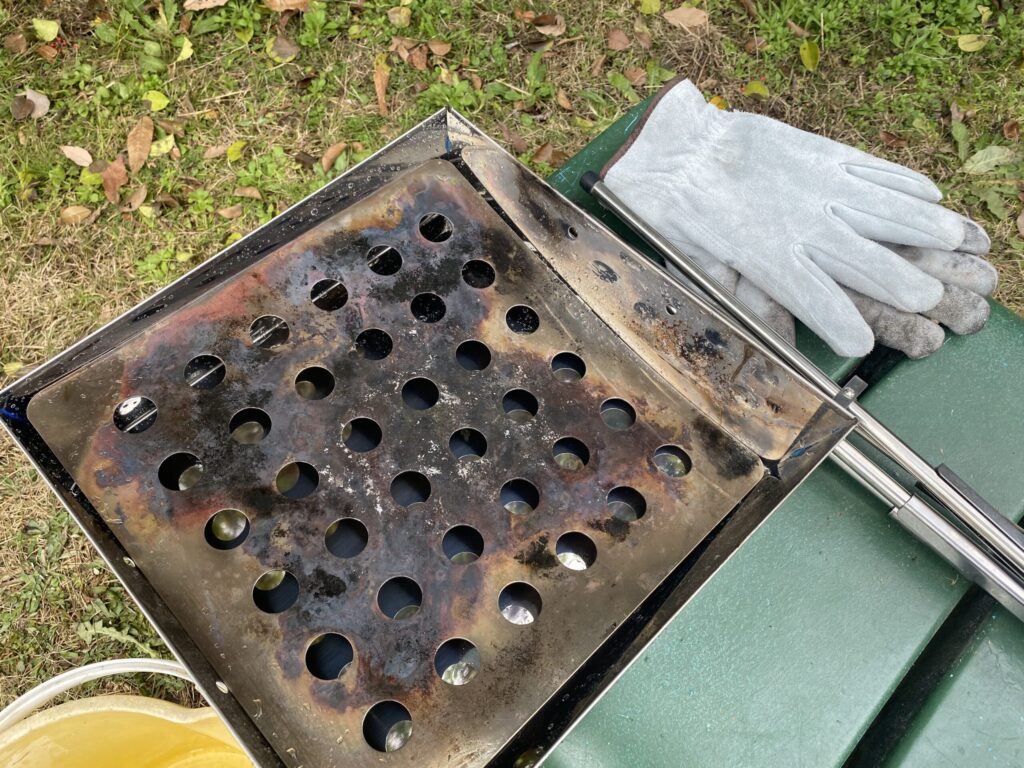 DABADAの焚き火台の後片付けの様子