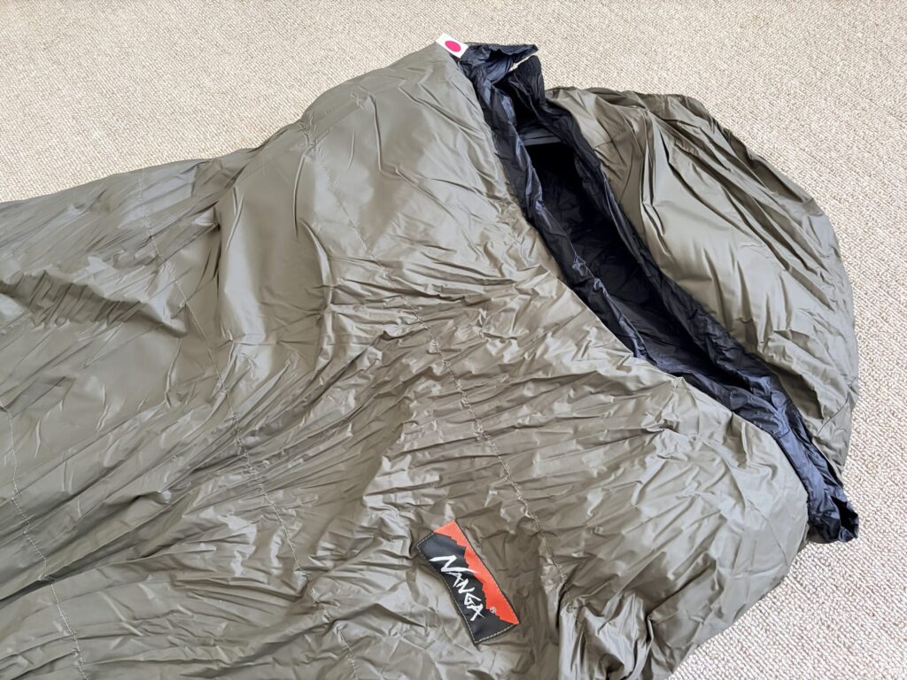 ナンガのシュラフオーロラテックス450dxの顔部分